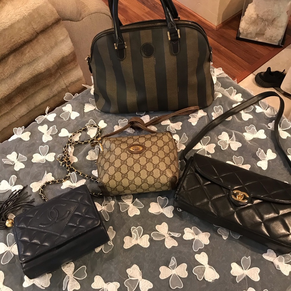 SOLD Rare vintage Gucci cross body 100% authentIC